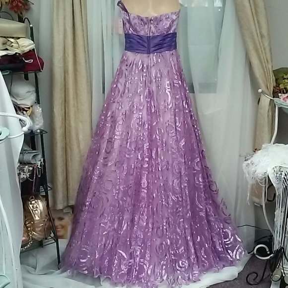Prom dress - Picture 3 of 5